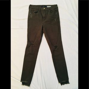 Forrest green pants.